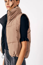 Load image into Gallery viewer, Kansas Reversible Puffer vest (7928657215696)
