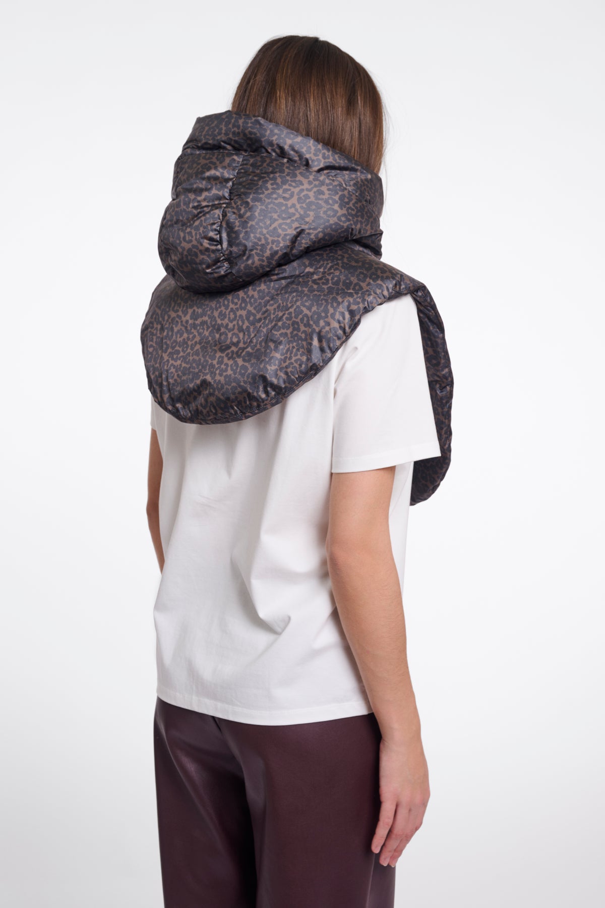 Tabita Padded Bib