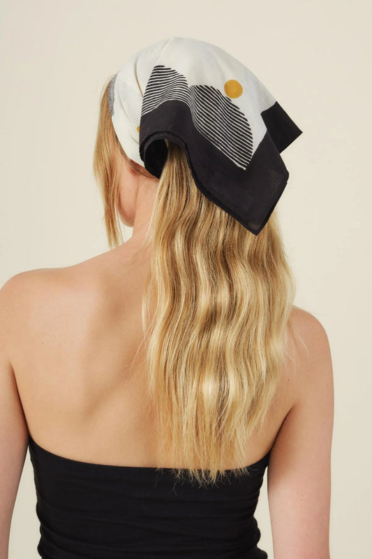 Vacation Essentials Scarf Zuri