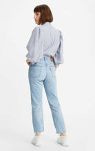 Load image into Gallery viewer, Levi&#39;s - 501® Cropped High Rise Jeans | RA Lightwash (7337587605712)

