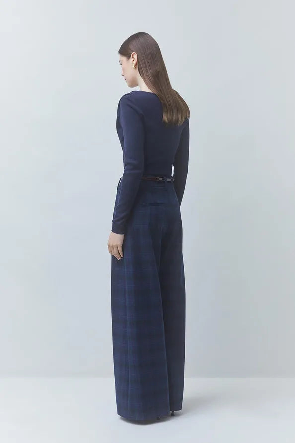 Pleor Sweater
