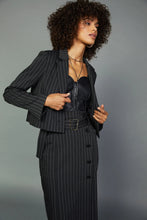 Load image into Gallery viewer, Single Breasted Cropped Blazer (7959204790480)

