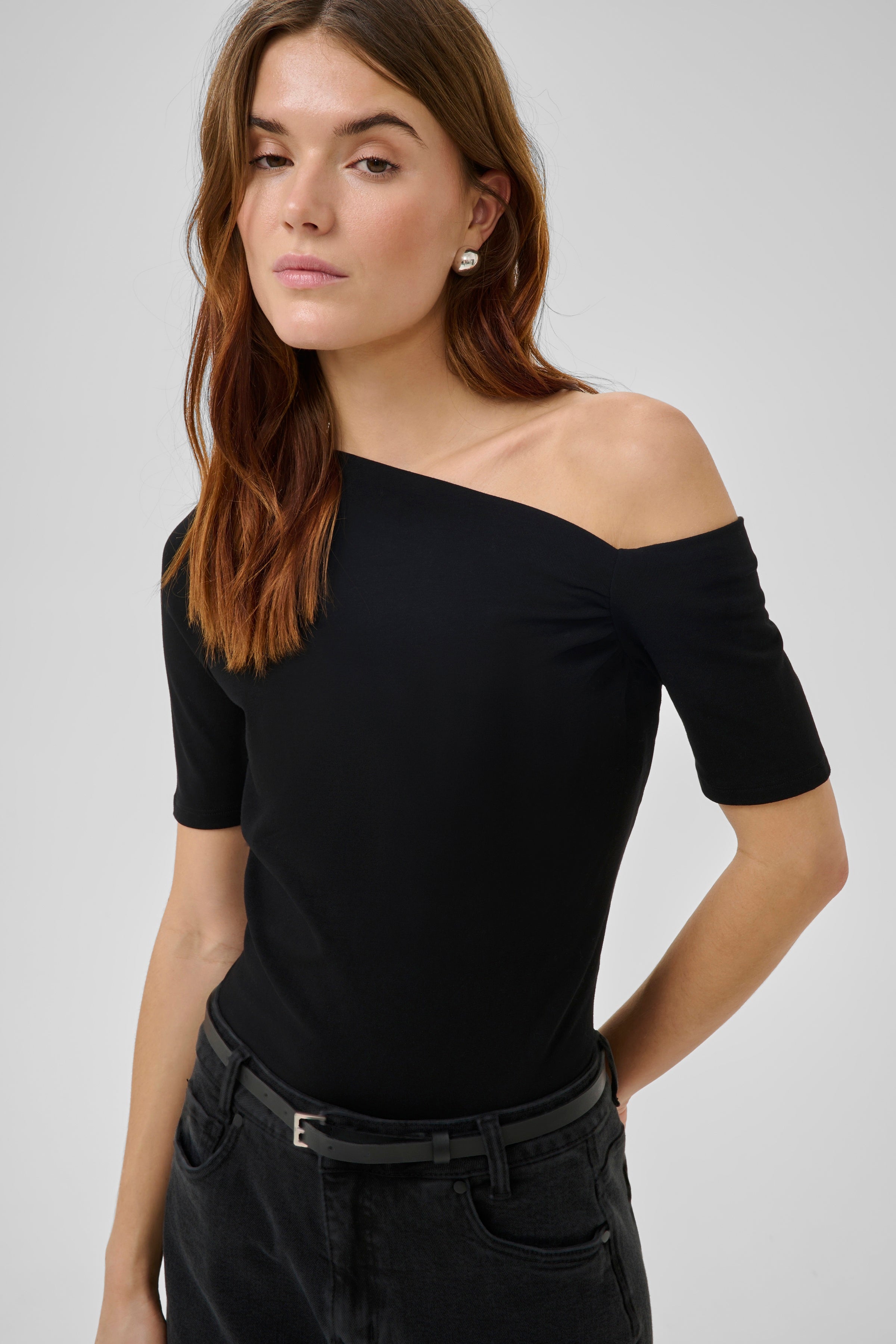 Nupti Off Shoulder Tee – Le Trunkshop