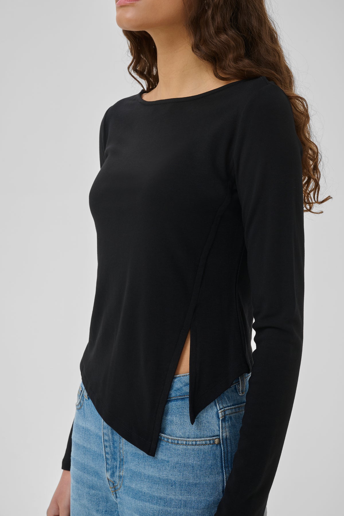 Nupti Asymmetric Blouse