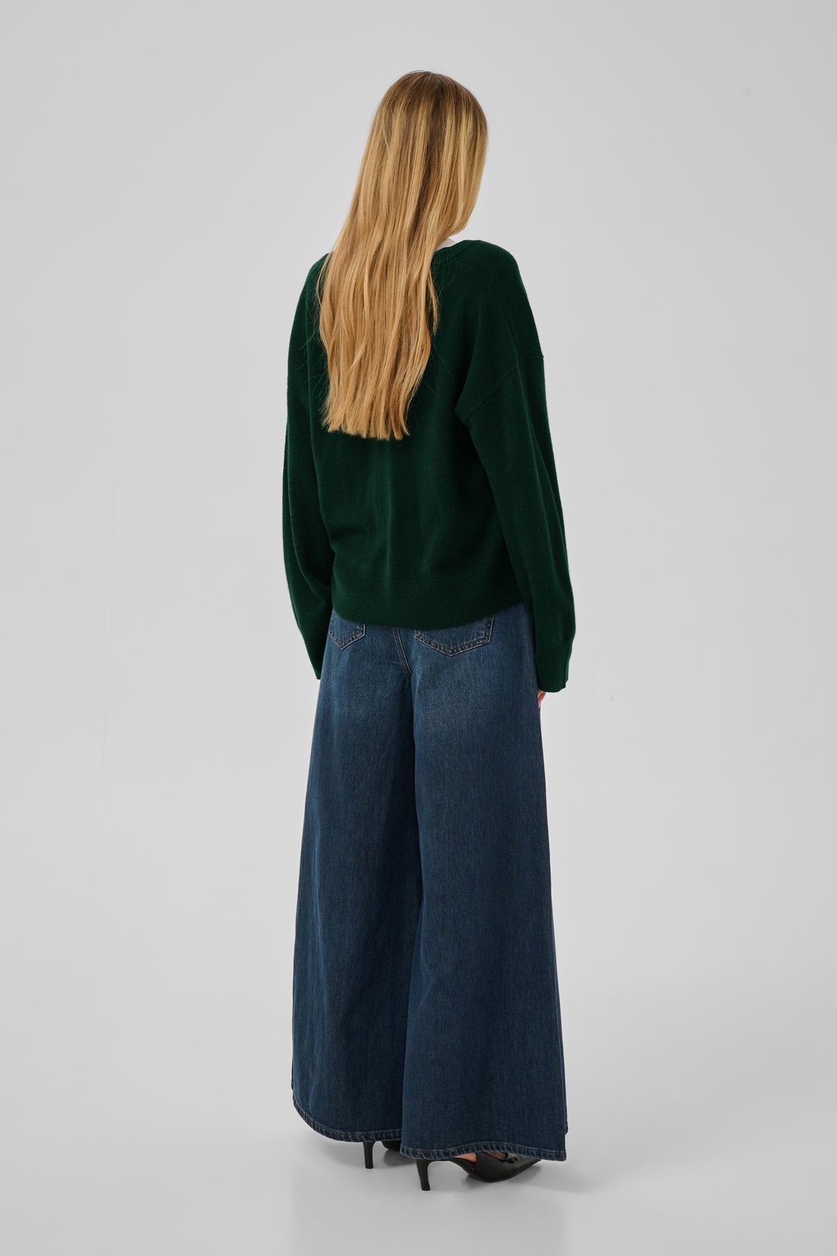 Jola V-Neck Knit Pullover
