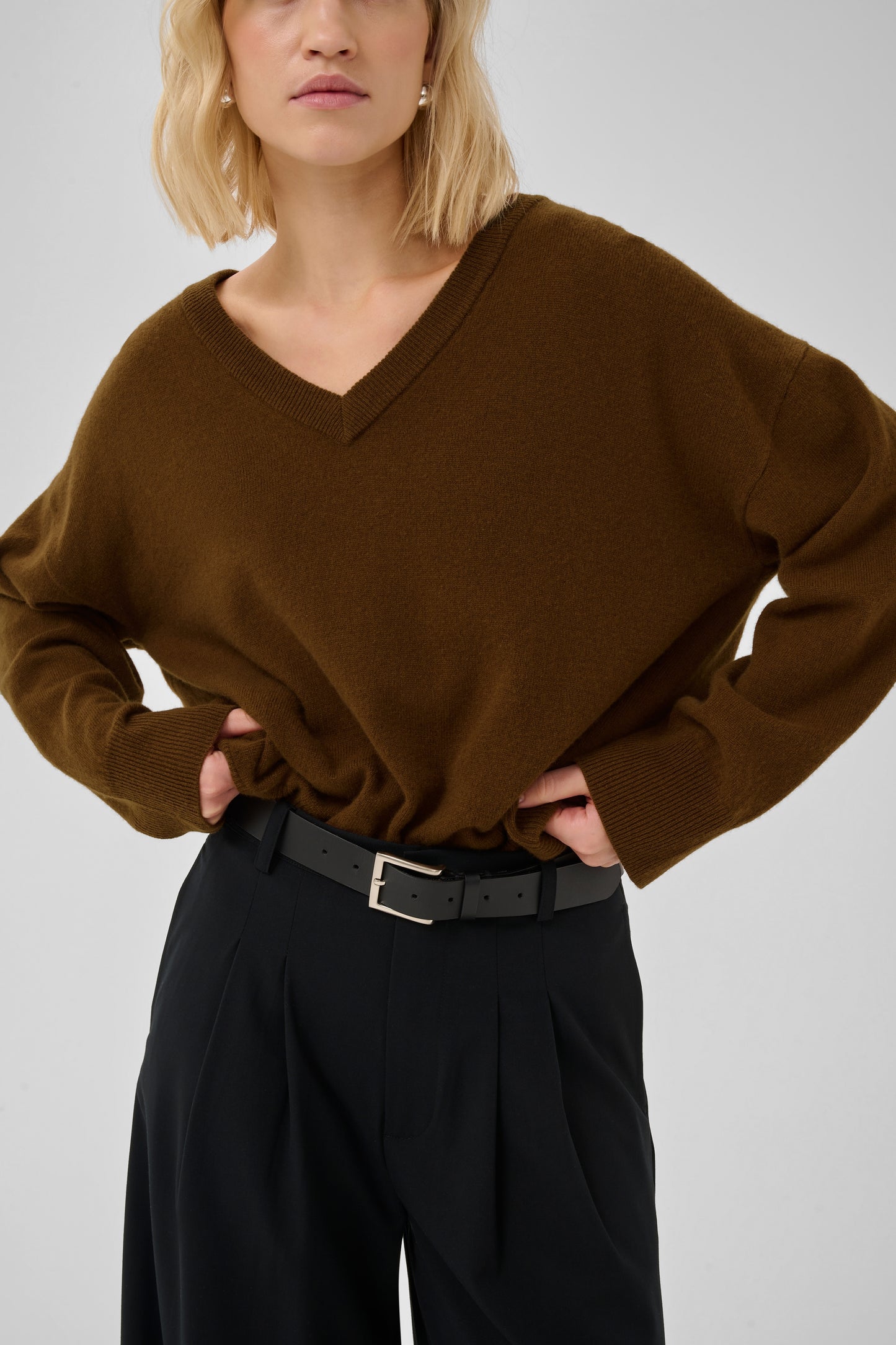 Jola V-Neck Knit Pullover