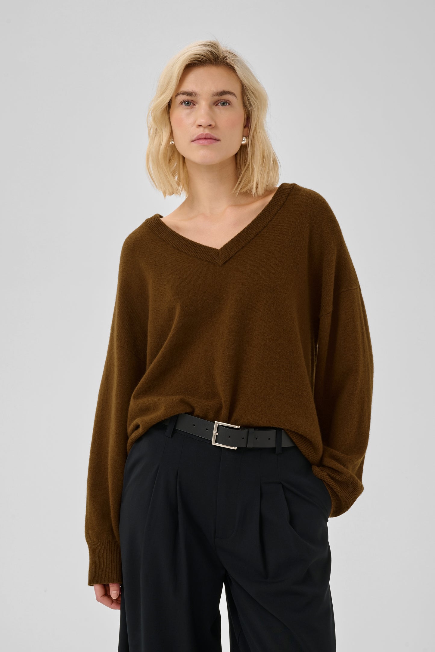 Jola V-Neck Knit Pullover