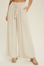 Load image into Gallery viewer, Smocked Wist Pants (7892516274384)

