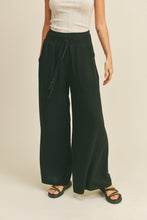 Load image into Gallery viewer, Smocked Wist Pants (7892516274384)

