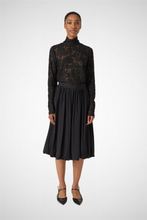 Load image into Gallery viewer, Camine T-Shirt (8229270880464)
