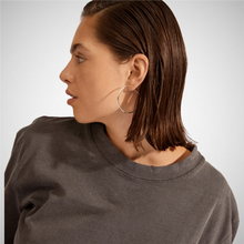 Charger l&#39;image dans la galerie, April Recycled Medium-Size Hoop Earrings (8246775087312)
