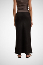 Charger l&#39;image dans la galerie, Beka Heavy Linen Skirt (8247706812624)

