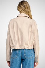 Load image into Gallery viewer, Oversized Linen Jacket (8259956736208)
