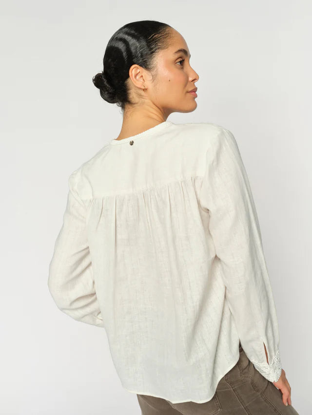 Evanda Blouse