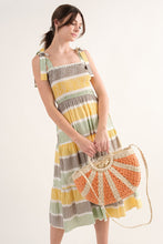 Charger l&#39;image dans la galerie, SUNRISE RATTAN HANDMADE STRAW TOTE HANDBAG (7913496543440)
