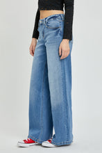 Load image into Gallery viewer, Low Rise Wide Leg Jeans (7915408556240)
