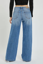 Load image into Gallery viewer, Low Rise Wide Leg Jeans (7915408556240)
