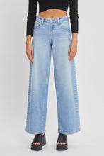 Charger l&#39;image dans la galerie, Low Rise Wide Leg Jeans (8027785822416)
