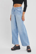 Charger l&#39;image dans la galerie, Low Rise Wide Leg Jeans (8027785822416)
