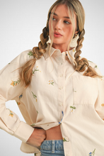 Charger l&#39;image dans la galerie, Floral Embroidery Button Down Top (8232184840400)
