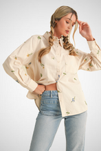 Charger l&#39;image dans la galerie, Floral Embroidery Button Down Top (8232184840400)
