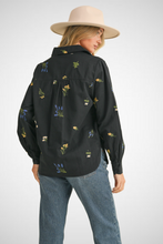Charger l&#39;image dans la galerie, Floral Embroidery Button Down Top (8232184840400)
