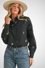 Charger l&#39;image dans la galerie, Floral Embroidery Button Down Top (8232184840400)
