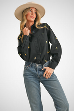 Charger l&#39;image dans la galerie, Floral Embroidery Button Down Top (8232184840400)
