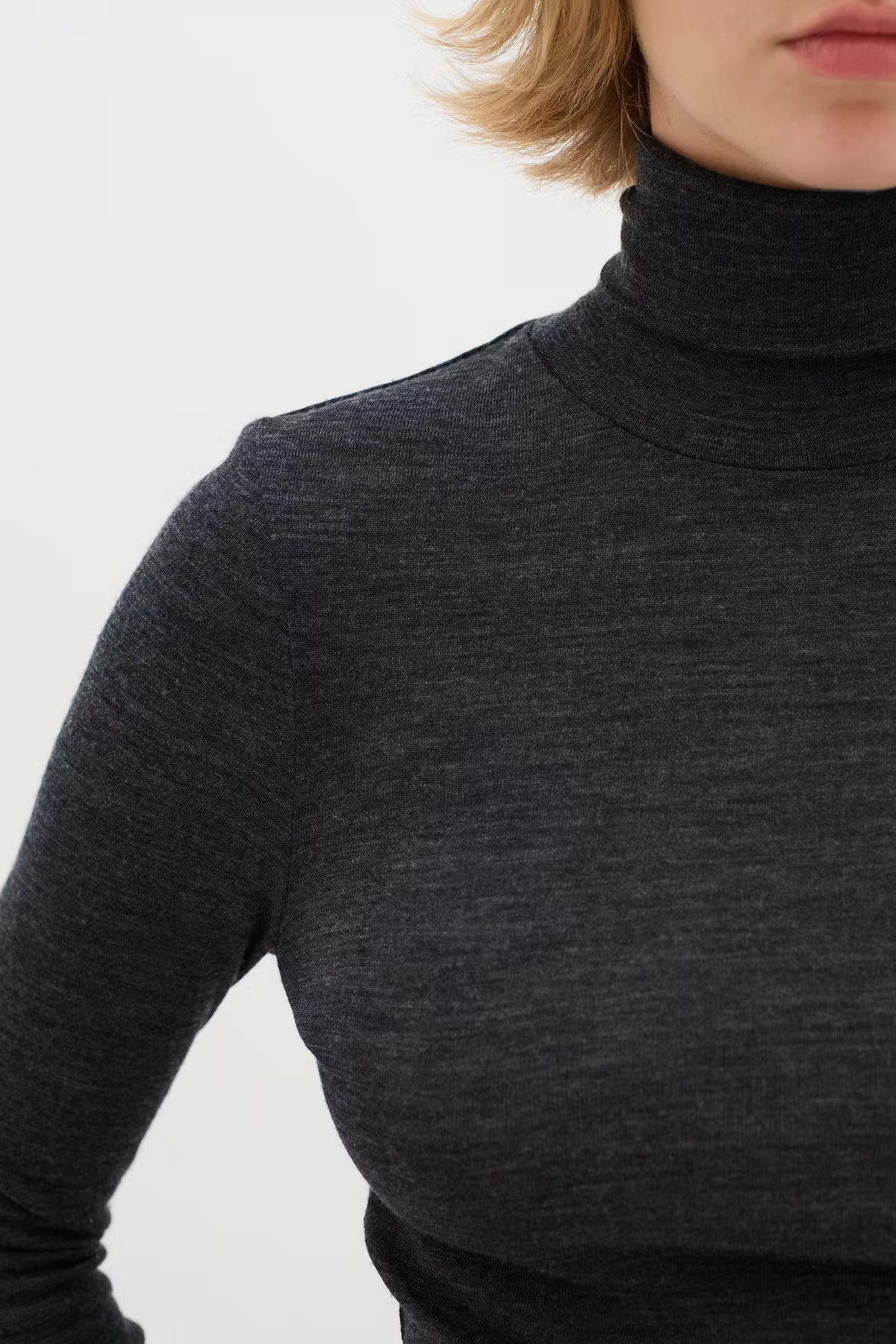 Fang Rollneck