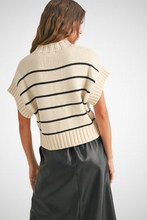 Charger l&#39;image dans la galerie, Striped Pattern Dolman Short Sleeve Sweater Top (8229683069136)
