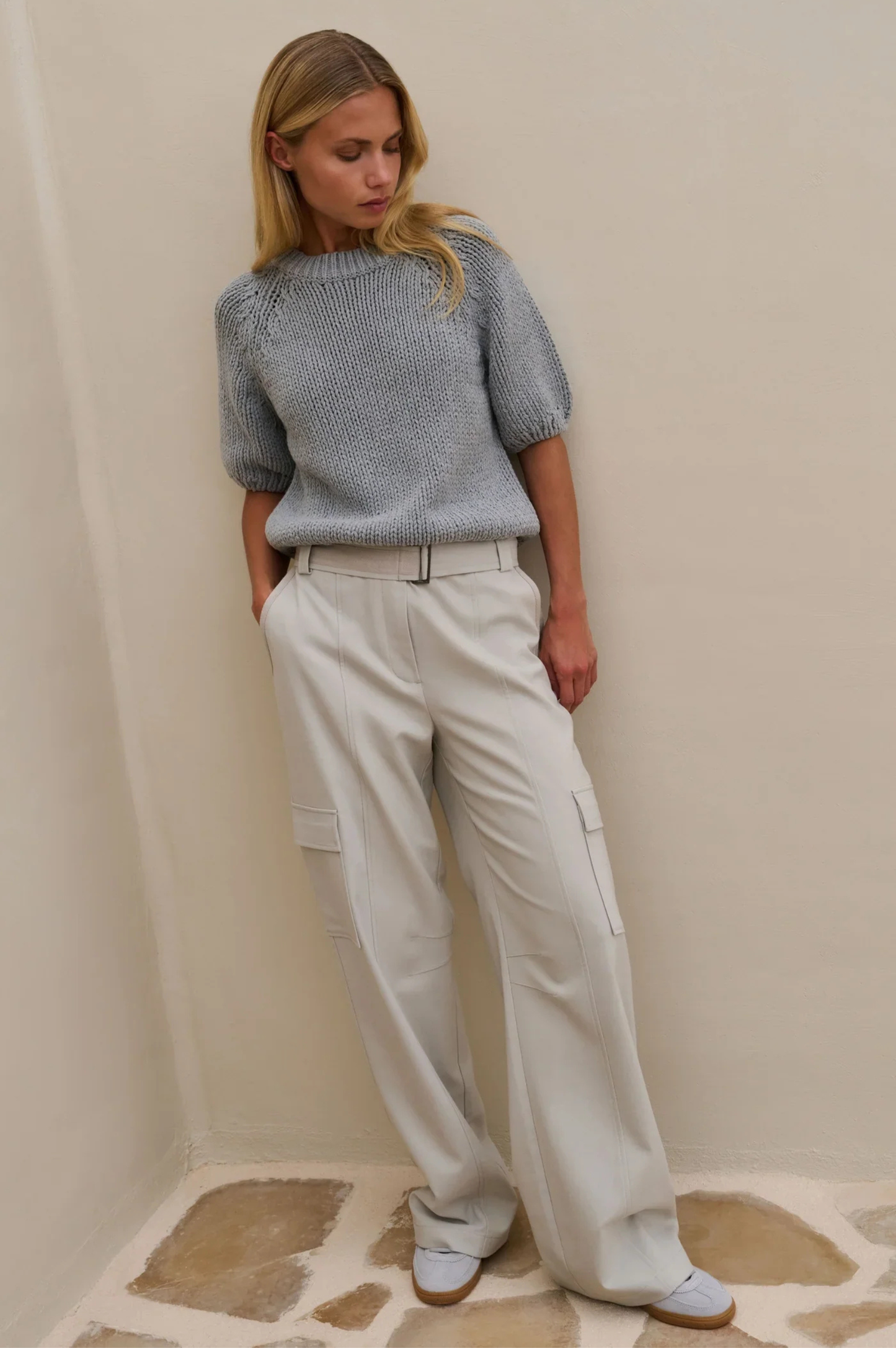 Trousers with cargo pockets