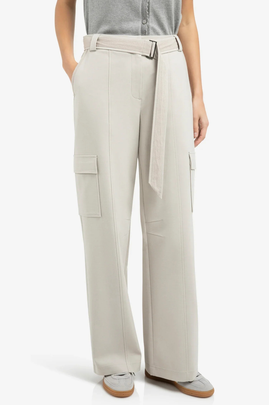 Trousers with cargo pockets
