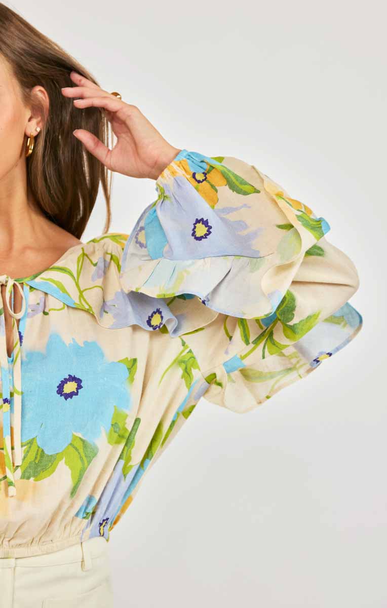 Blouse à volants coupe fraîche