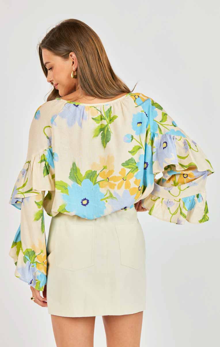 Blouse à volants coupe fraîche