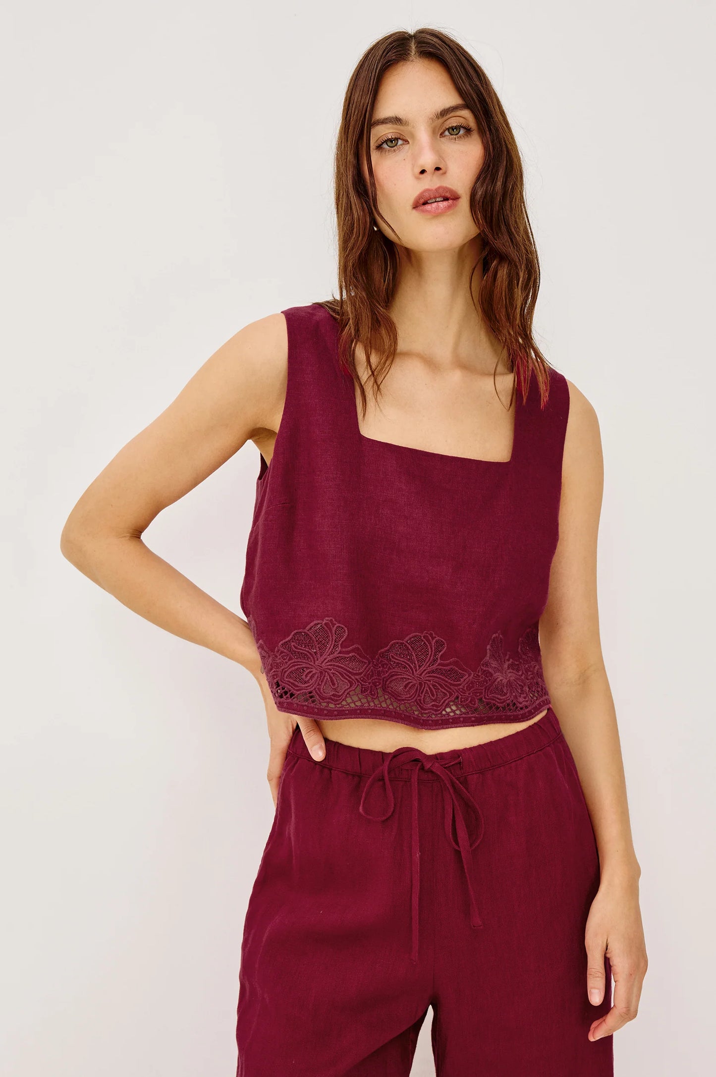 Akira Top Berry Hibiscus Embroidery