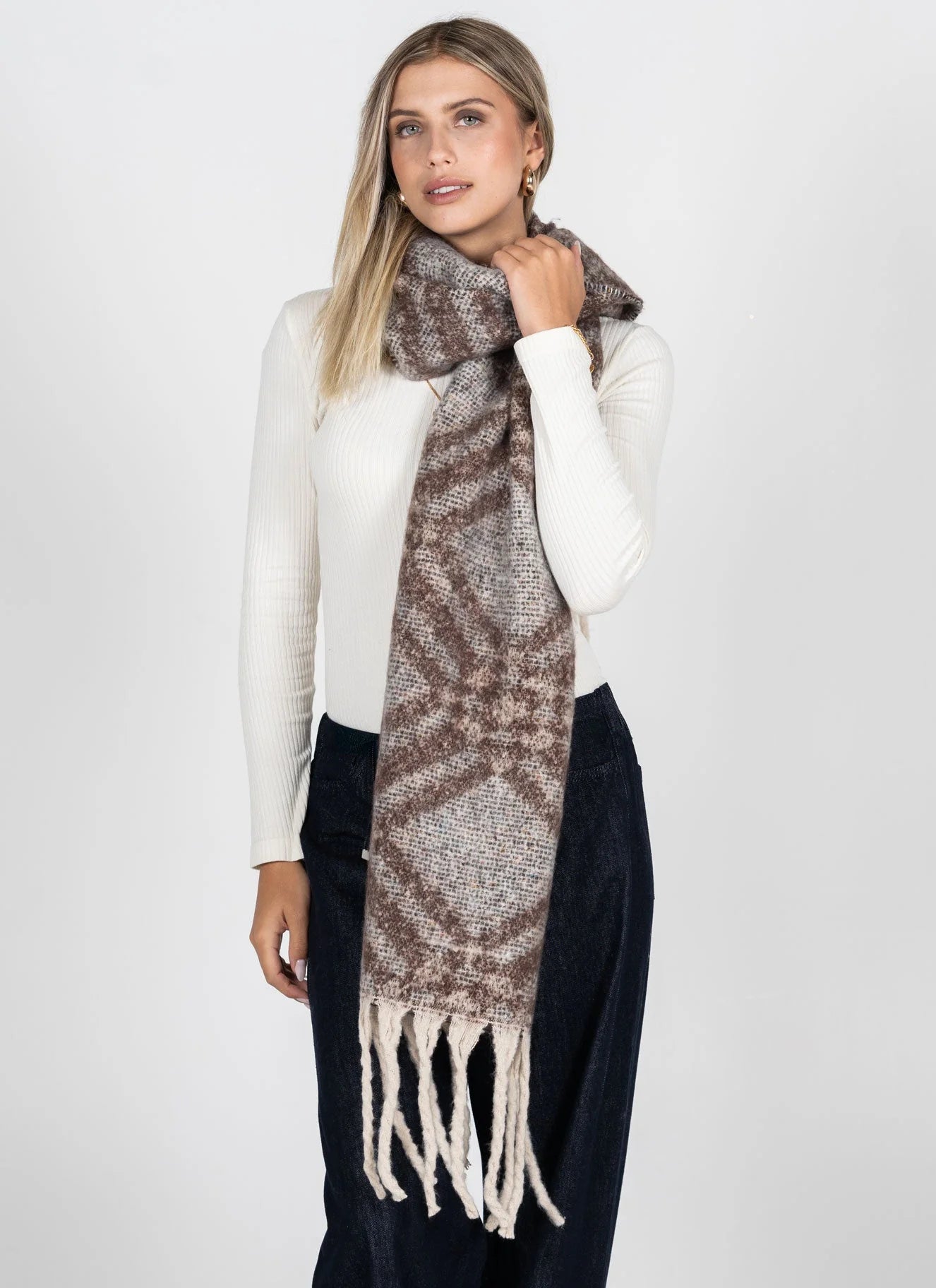 Argyle Pattern Blanket Scarf