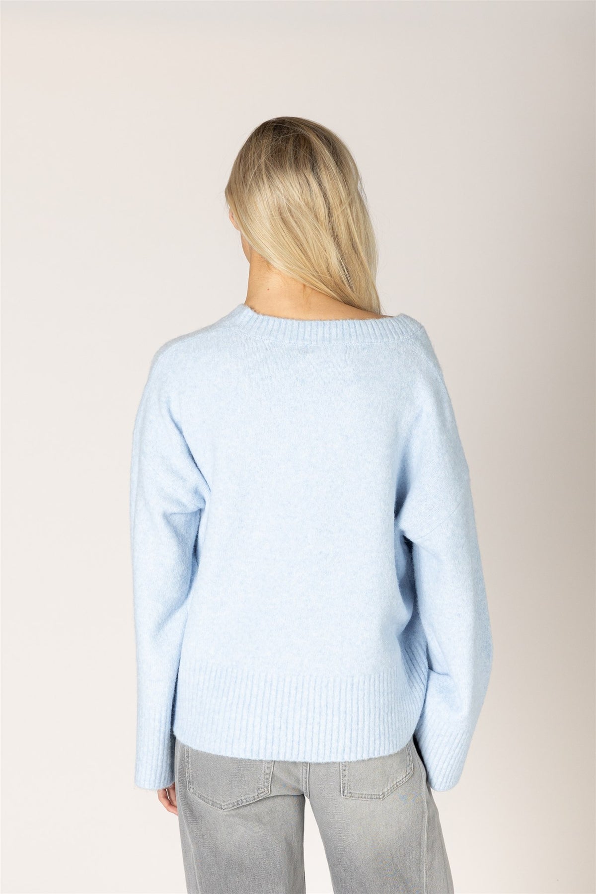 Pull col V incontournable
