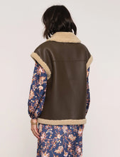 Load image into Gallery viewer, Filippa Vest (7939278045392)
