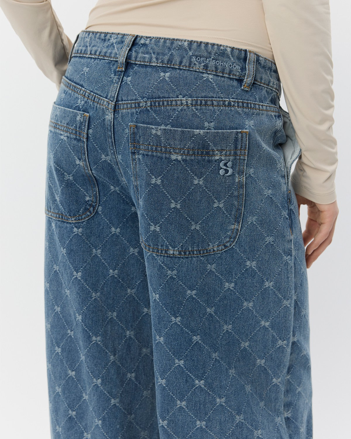 Azzi-Low Wide Leg Jeans