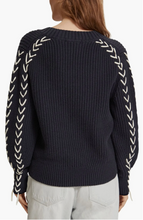 Charger l&#39;image dans la galerie, Laced Up Sleeve Pullover (8002670788816)
