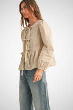 Charger l&#39;image dans la galerie, Striped Woven Blouse With Tie Front (8229698535632)
