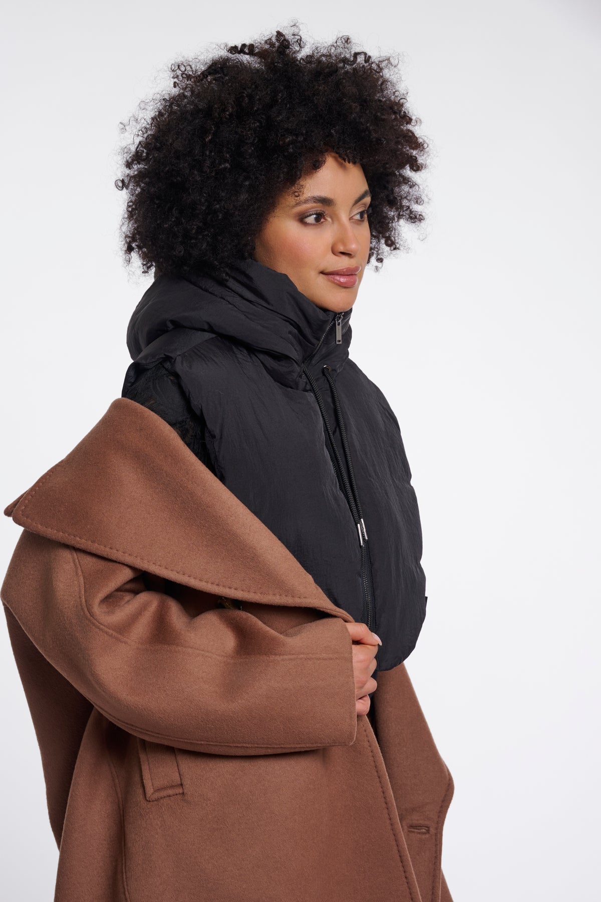 Tabita Padded Bib