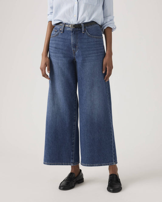 Jambes larges mi-longues chevilles