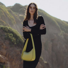 Charger l&#39;image dans la galerie, Willow Recycled Vegan Shoulder Bag (8259698196688)
