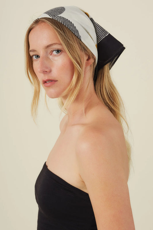 Vacation Essentials Scarf Zuri