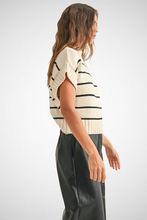 Charger l&#39;image dans la galerie, Striped Pattern Dolman Short Sleeve Sweater Top (8229683069136)
