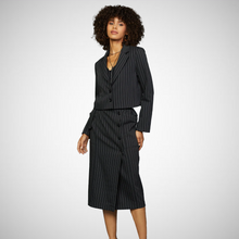 Load image into Gallery viewer, Single Breasted Cropped Blazer (7959204790480)
