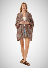Charger l&#39;image dans la galerie, Reversable Floral Print Kimono (8278388375760)
