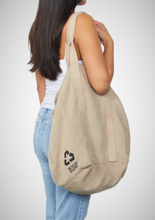 Charger l&#39;image dans la galerie, Large Reversible Fuzzy Abstract Shopper Tote Bag (8261796135120)
