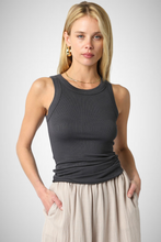 Charger l&#39;image dans la galerie, Ribbed Fitted Scoop Neck Tank Top (8261384143056)
